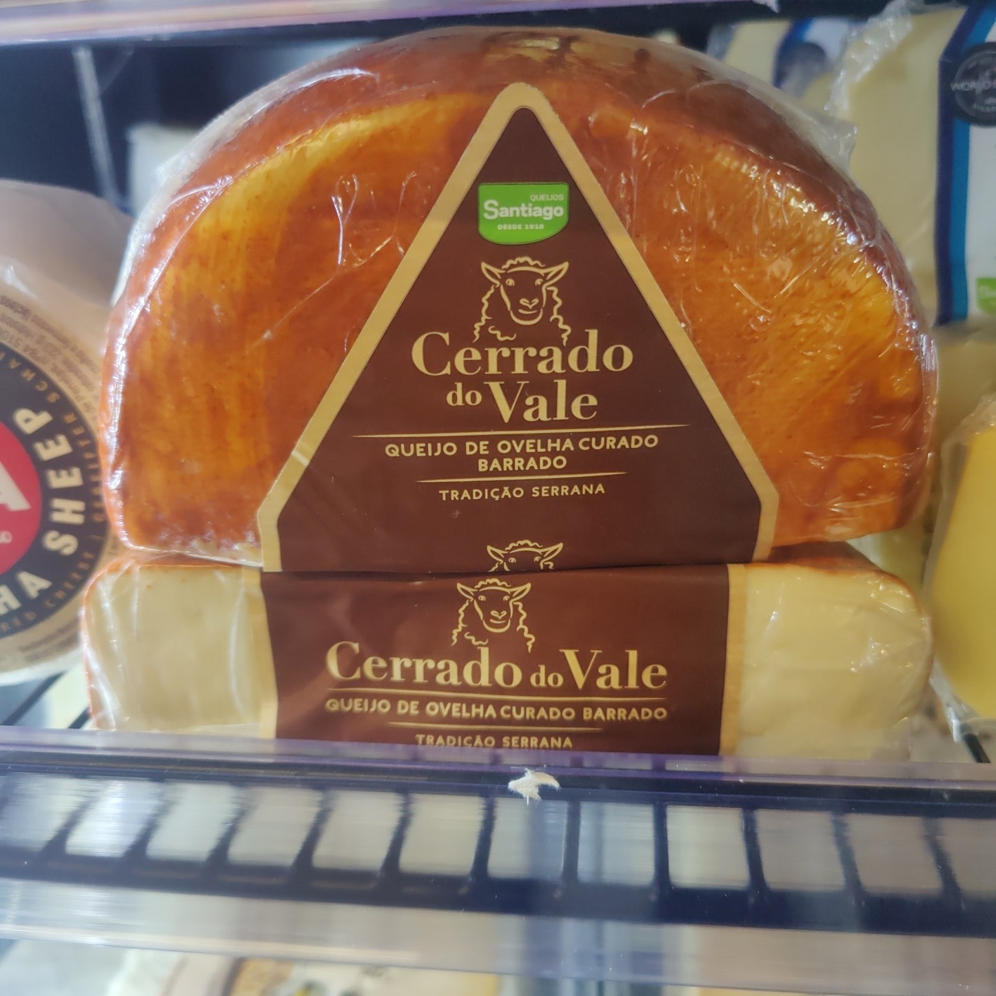 Queijo Cerrado do Vale Reserva Metade 500gr - Santiago
